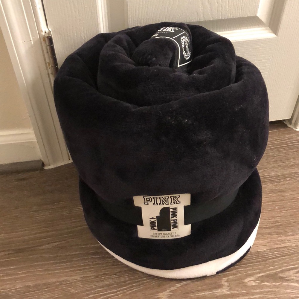 Brand new pink blanket